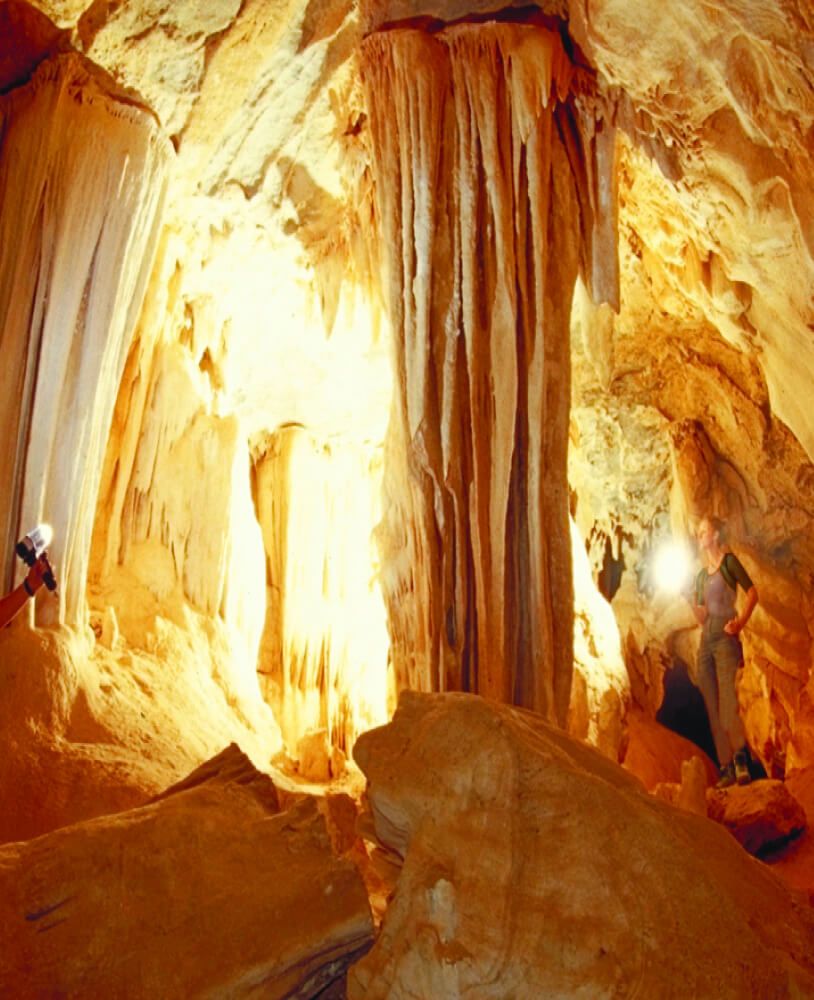 Al Hoota Cave